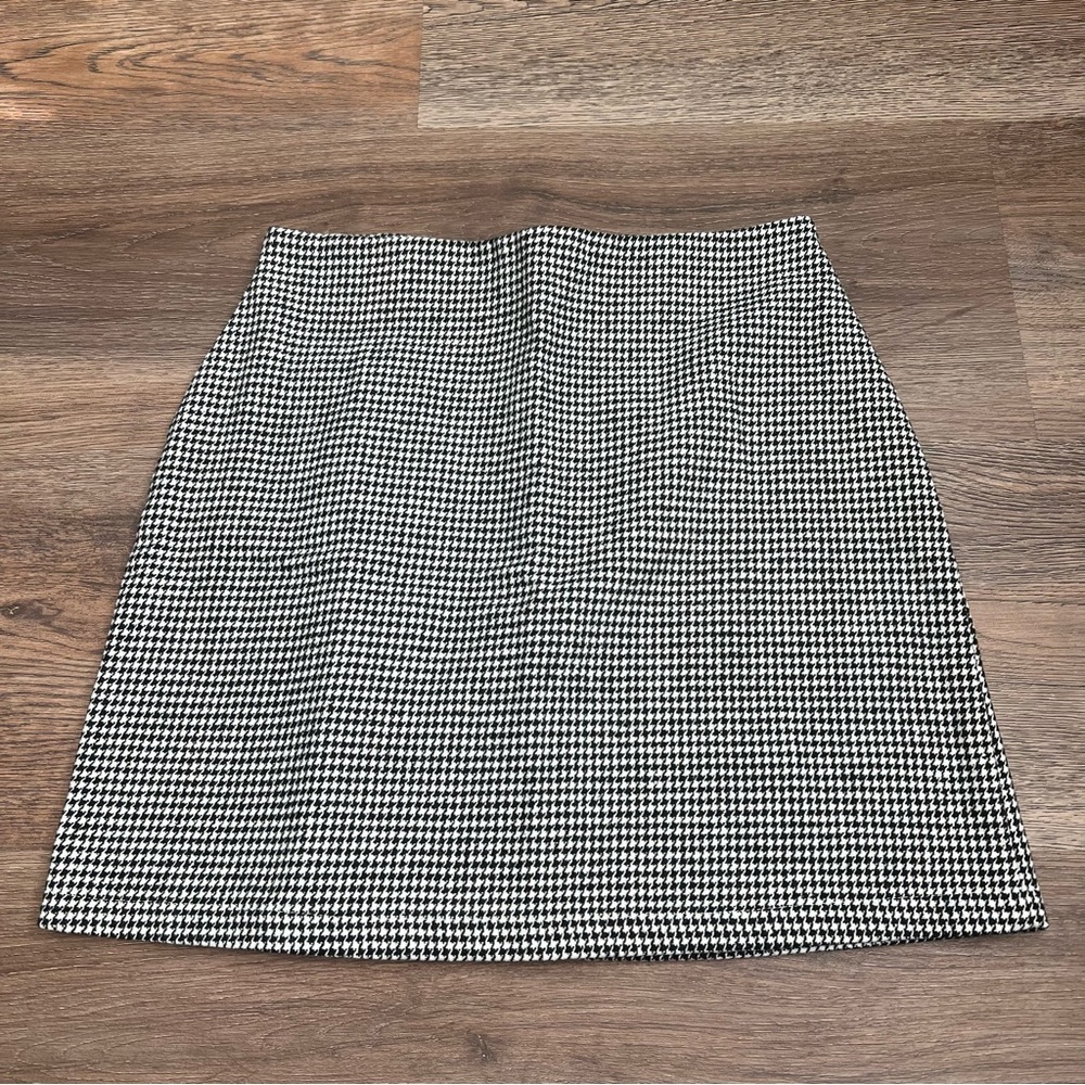 A-Line Mini Skirt Black and White Houndstooth Size Small